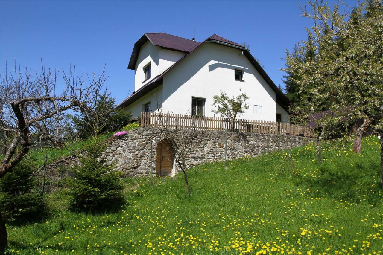 Penzion Na Kopecku Velke Karlovice Exterior photo